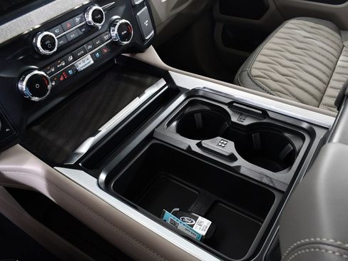 New 2026 Ford F450 Platinum w/ Platinum Plus Package image 32