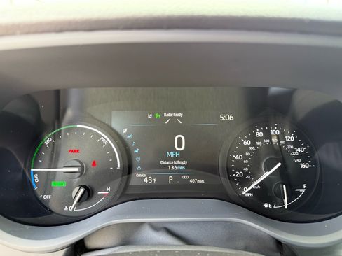 Used 2025 Toyota Sienna XLE image 13