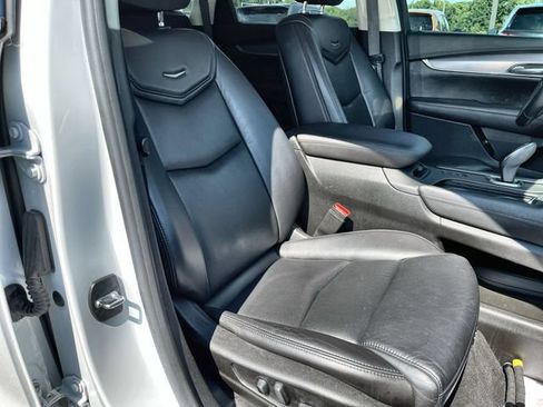 Used 2017 Cadillac XT5 Luxury w/ Driver Awareness Package AWD/4WD image 27