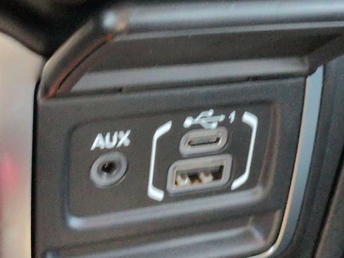 Used 2026 Jeep Gladiator Mojave AWD/4WD image 22