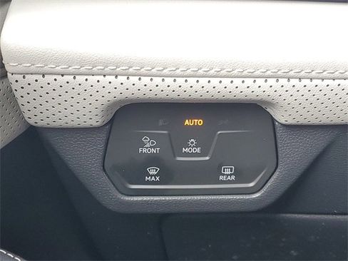 Used 2024 Volkswagen Atlas Cross Sport SEL Premium R-Line image 20