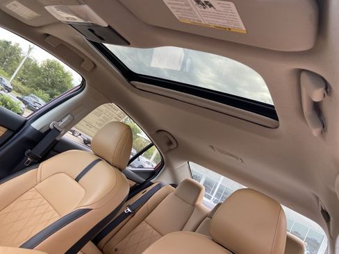 Used 2025 Nissan Sentra SV w/ SV Premium Package FWD image 31