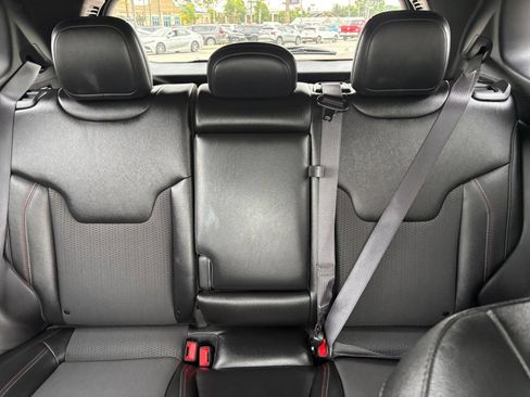 Used 2025 Jeep Compass Trailhawk AWD/4WD image 38