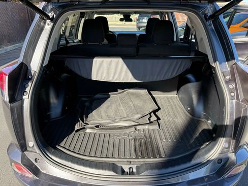 Used 2018 Toyota RAV4 XLE image 10