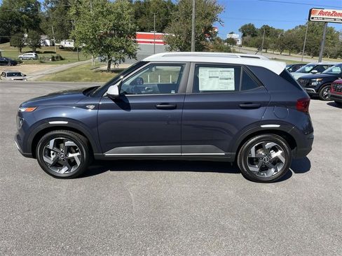 New 2026 Hyundai Venue SEL image 2