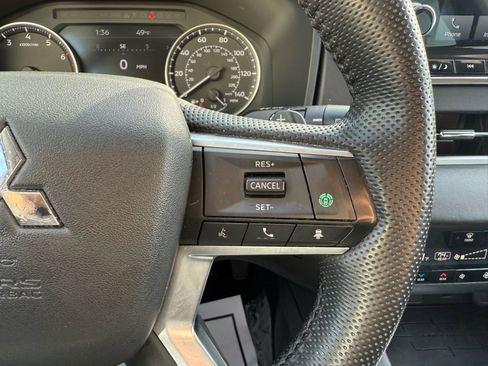 Used 2022 Mitsubishi Outlander SEL image 17