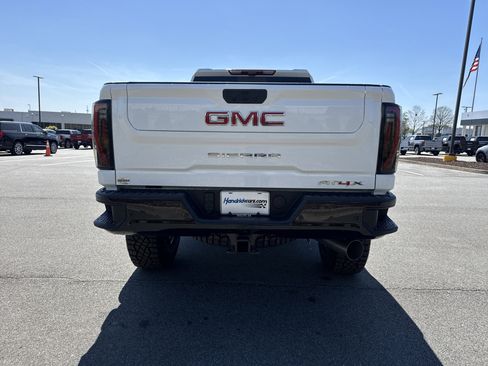 New 2026 GMC Sierra 2500 AT4X AWD/4WD image 9
