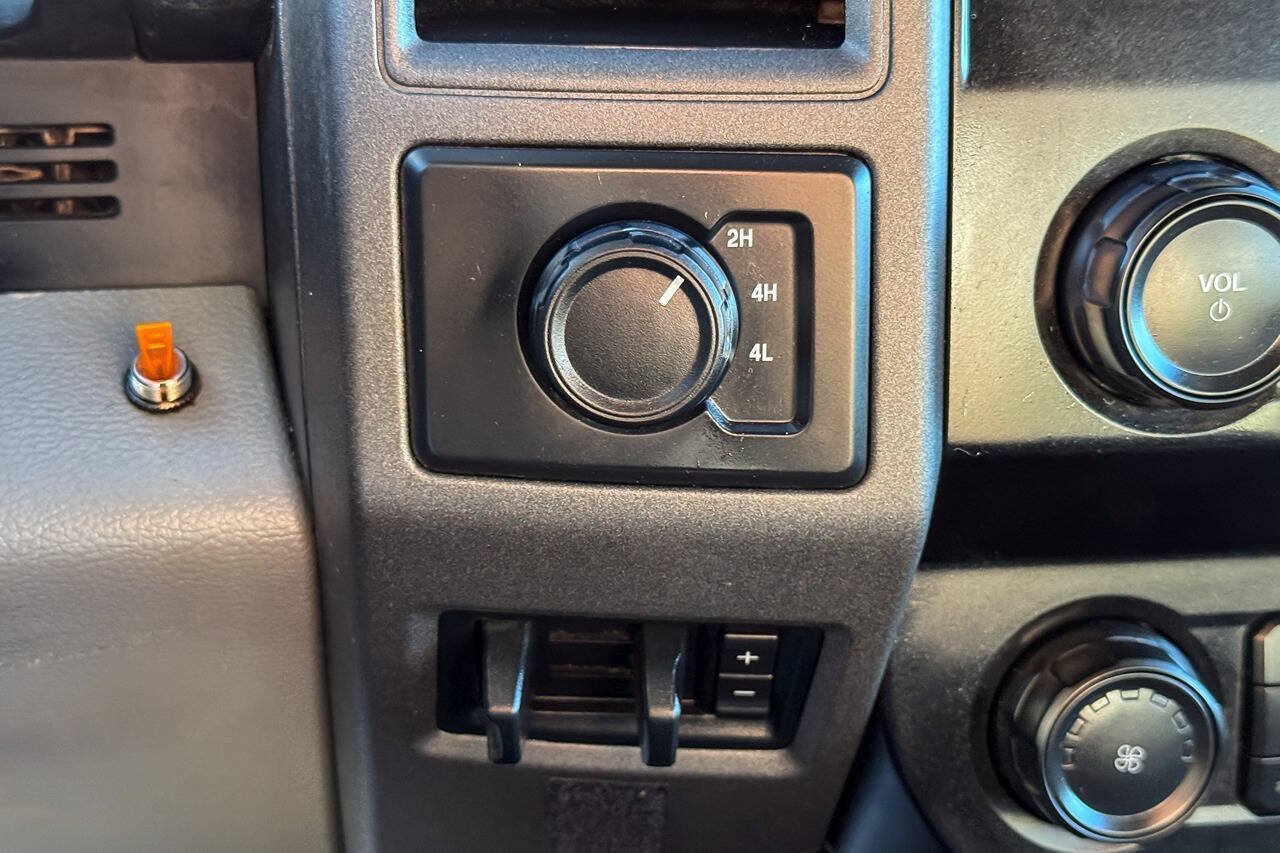 Used 2020 Ford F250 XL w/ Power Equipment Group AWD/4WD image 31