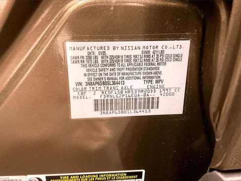 Certified 2025 Nissan Kicks SR image 29