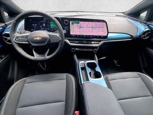 Certified 2024 Chevrolet Equinox EV LT FWD image 16