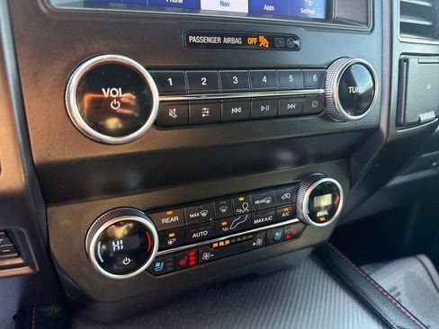 Used 2020 Ford Expedition Limited w/ Equipment Group 303A AWD/4WD image 25