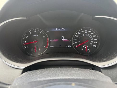 Used 2022 Kia Stinger GT2 w/ Red Interior Color Package RWD image 17