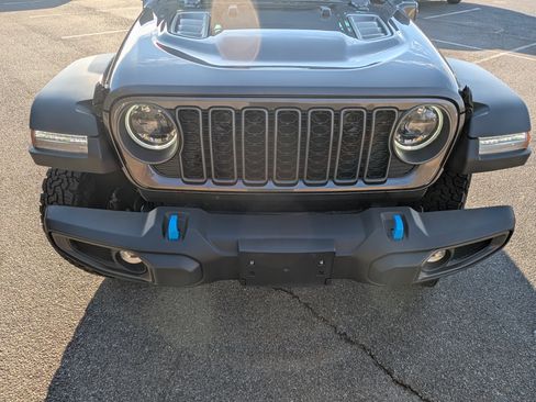 Used 2025 Jeep Wrangler Unlimited Rubicon 4xe w/ Convenience Group image 12