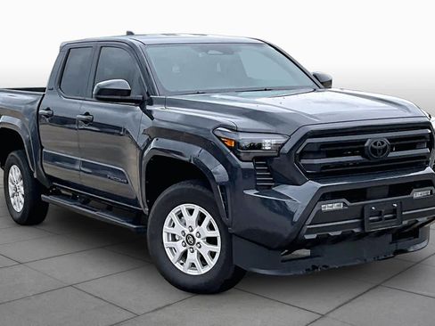 Used 2025 Toyota Tacoma SR5 RWD image 3