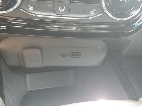 Used 2024 Chevrolet Trax ACTIV w/ Driver Confidence Package FWD image 30