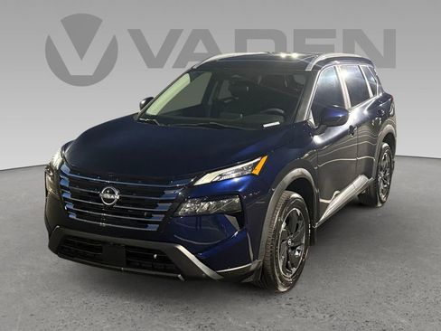 Used 2024 Nissan Rogue SV w/ SV Premium Package image 26