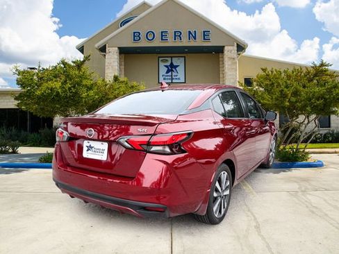 Used 2020 Nissan Versa SR FWD image 5
