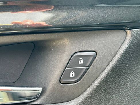 Used 2025 Chevrolet TrailBlazer LT FWD image 22