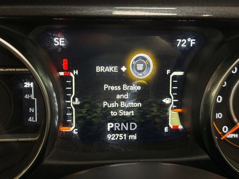 Used 2020 Jeep Wrangler Unlimited Sahara AWD/4WD image 21
