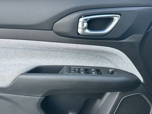 Used 2022 Jeep Compass Latitude w/ Convenience Group image 11