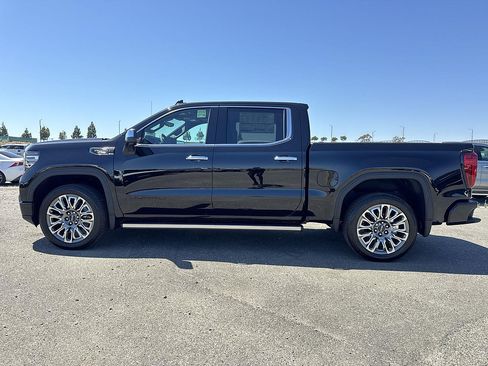 New 2026 GMC Sierra 1500 Denali Ultimate w/ LPO, Black Badging Package AWD/4WD image 5