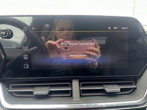 New 2026 Chevrolet Trax RS w/ Sunroof Package image 23