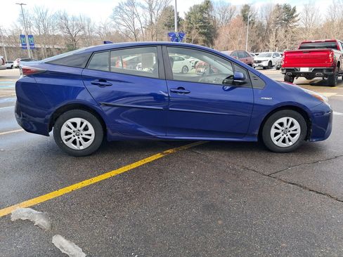 Used 2016 Toyota Prius Two image 5