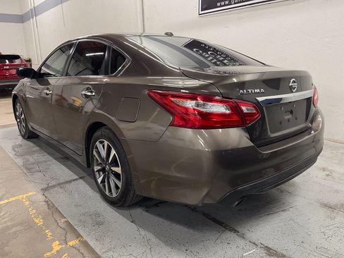 Used 2017 Nissan Altima 2.5 SV FWD image 5
