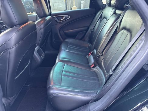 Used 2016 Chrysler 200 Limited FWD image 12