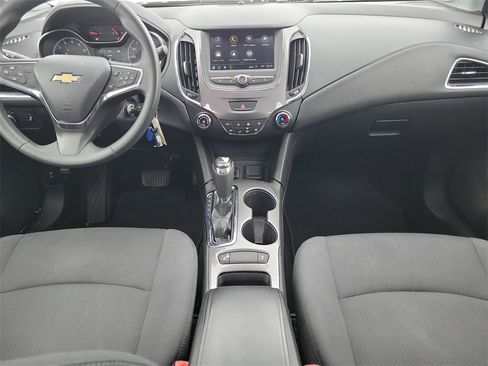 Used 2019 Chevrolet Cruze LT image 12