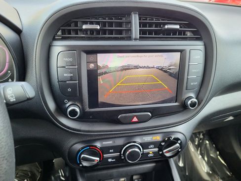 Used 2023 Kia Soul LX w/ Option Group 015 image 16