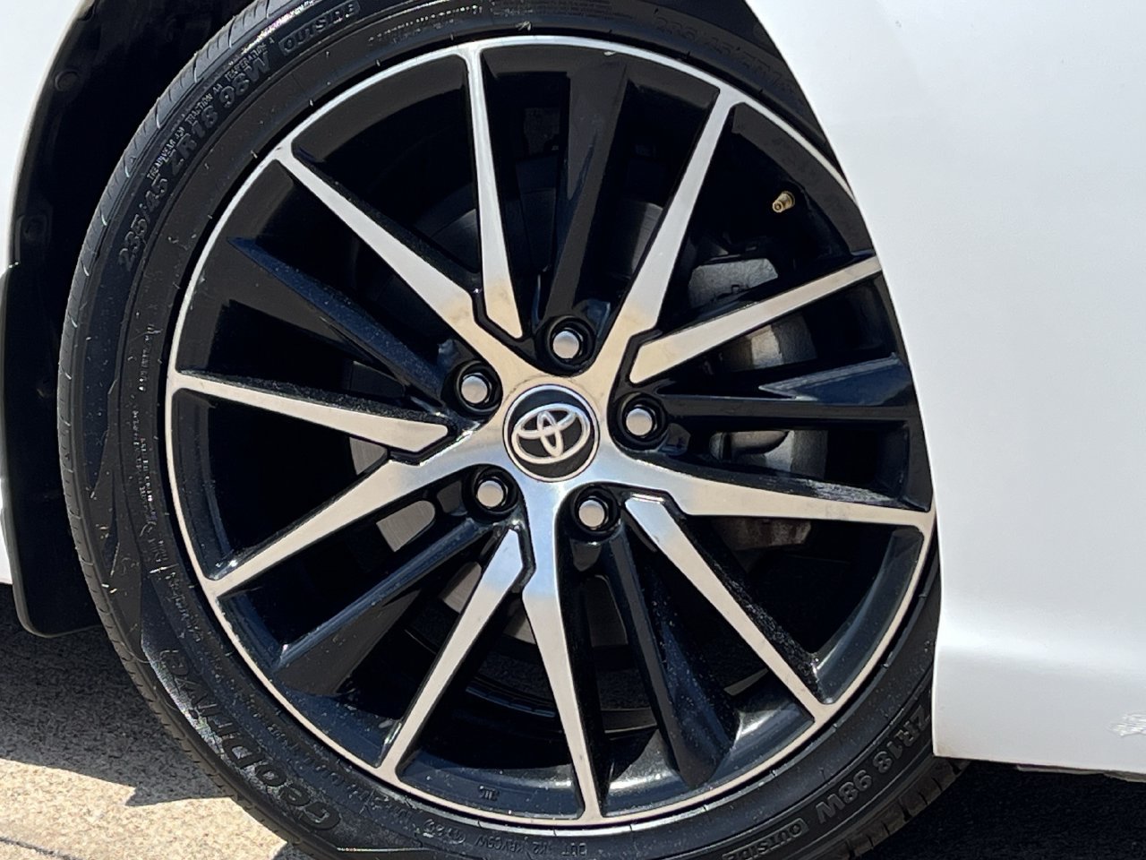Used 2024 Toyota Camry SE FWD image 27