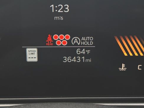 Used 2024 Kia Sorento S image 2