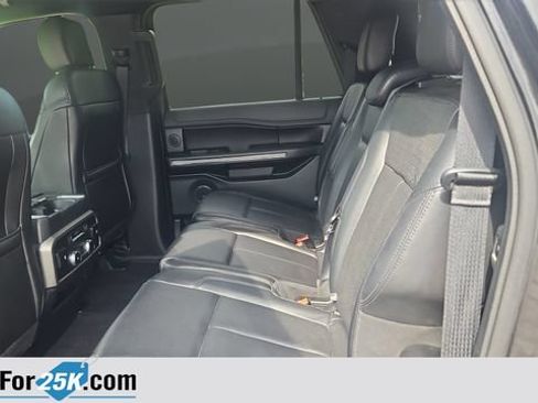 Used 2018 Ford Expedition Max XLT w/ Equipment Group 202A AWD/4WD image 25