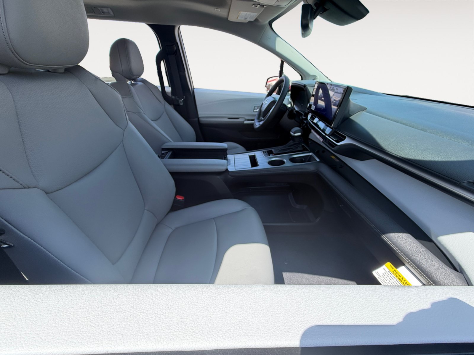 Certified 2026 Toyota Sienna XLE FWD image 15