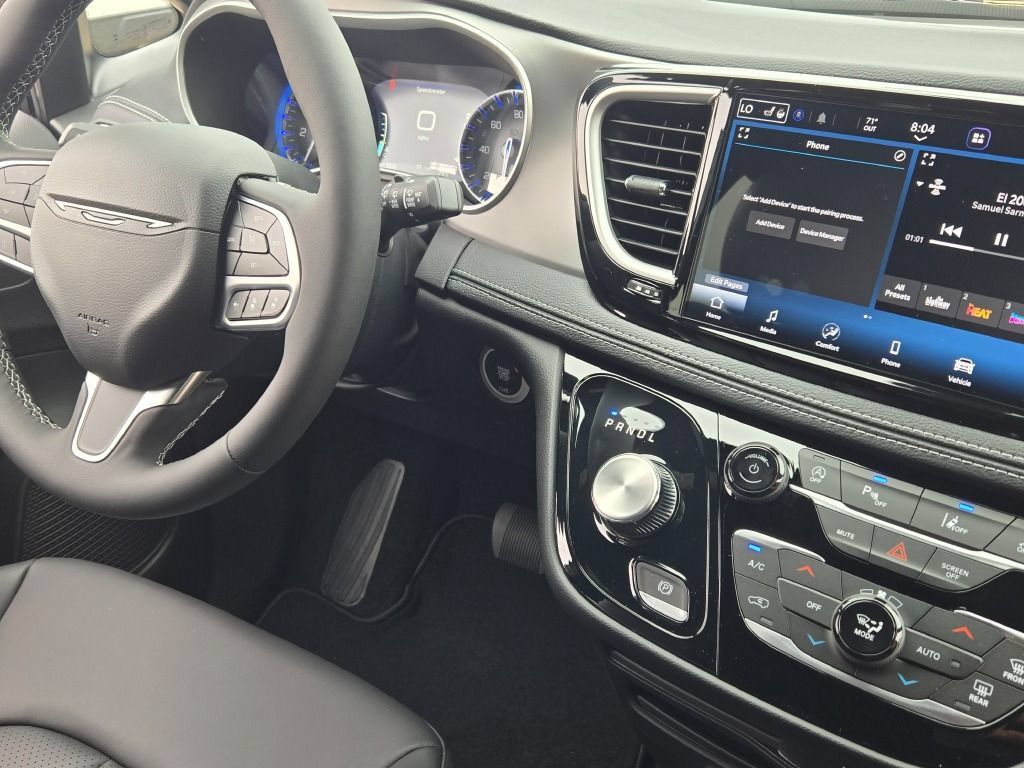New 2027 Chrysler Pacifica Select FWD image 7