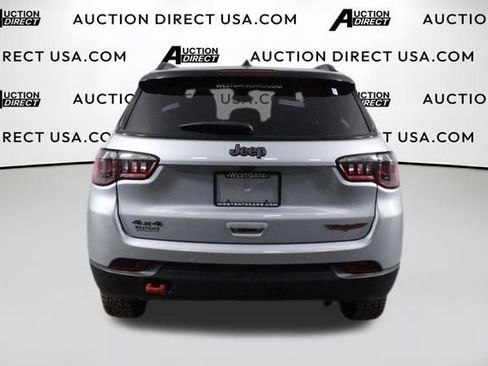 Used 2024 Jeep Compass Trailhawk AWD/4WD image 8