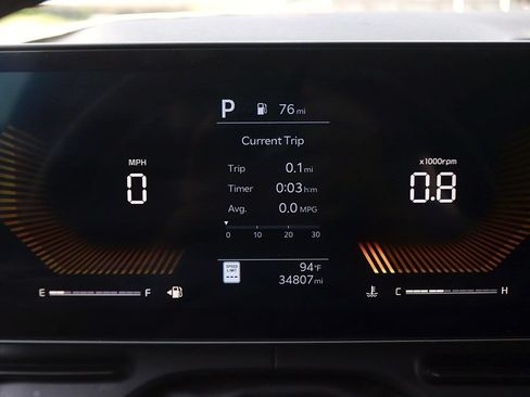 Used 2025 Kia Carnival FWD image 19