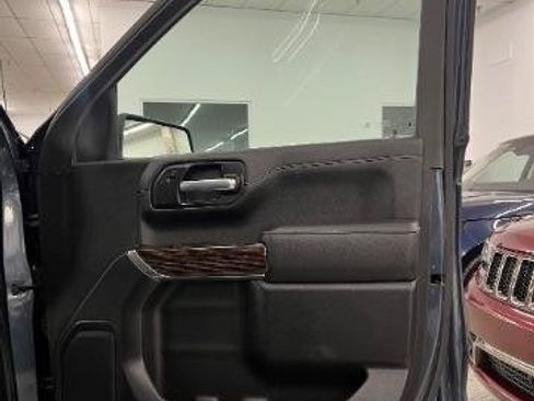 Used 2019 GMC Sierra 1500 SLE w/ SLE Value Package AWD/4WD image 24