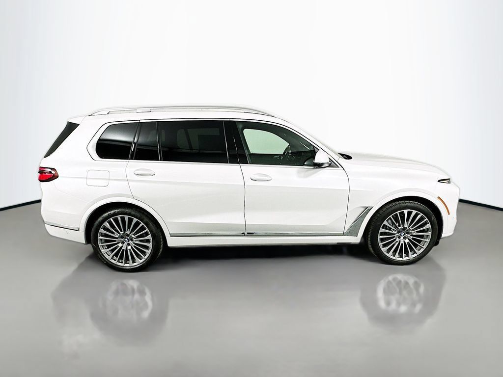 Used 2026 BMW X7 xDrive40i AWD/4WD image 4