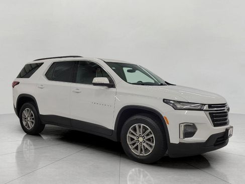 Used 2023 Chevrolet Traverse LT image 1