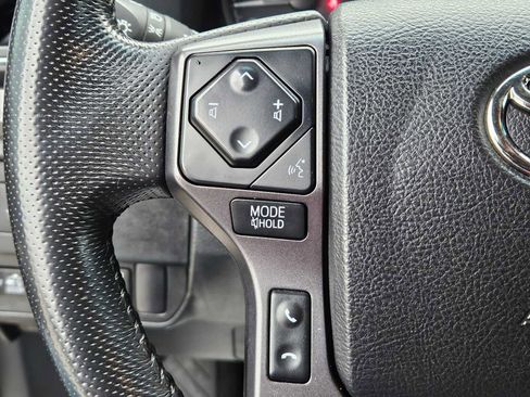 Used 2022 Toyota Tacoma TRD Sport image 23