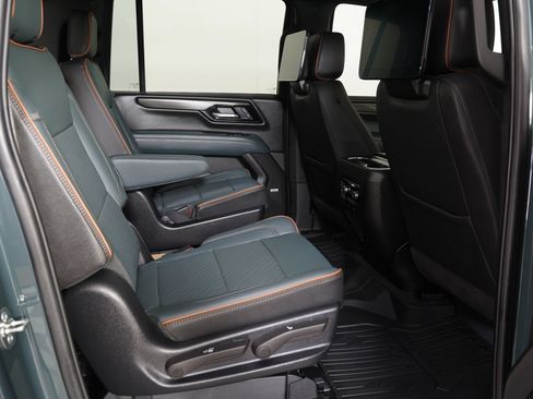Used 2026 GMC Yukon XL AT4 w/ AT4 Premium Plus Package AWD/4WD image 10