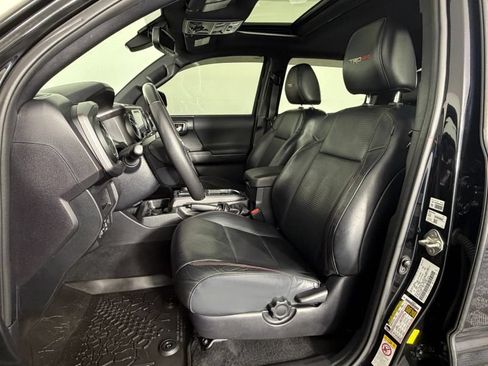 Used 2019 Toyota Tacoma TRD Pro AWD/4WD image 32