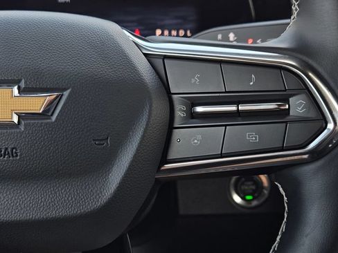 Used 2025 Chevrolet Traverse LT AWD/4WD image 31