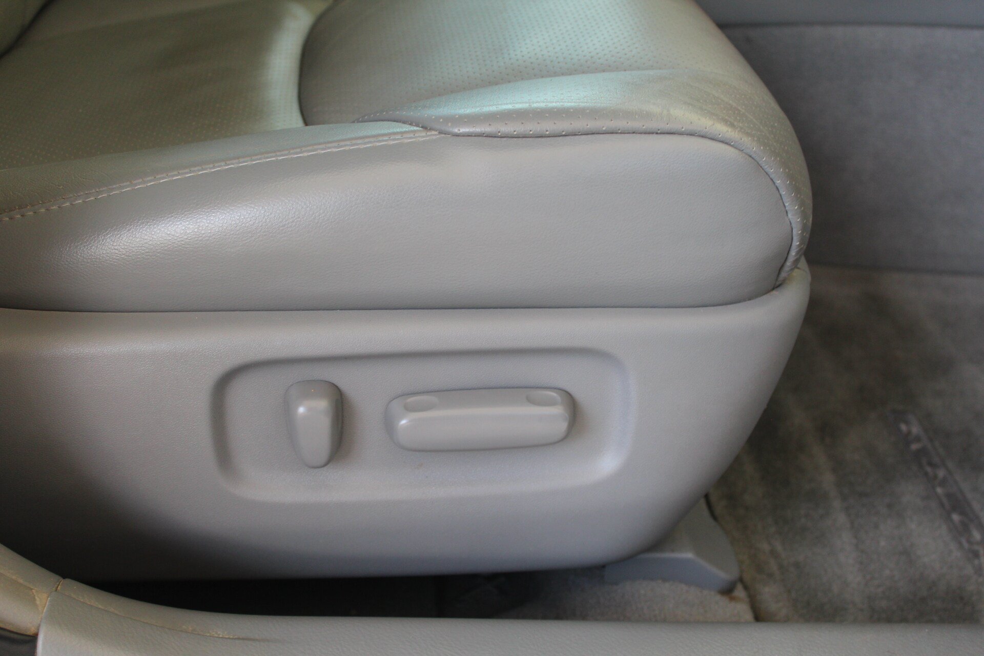 Used 2007 Toyota Avalon Limited FWD image 14
