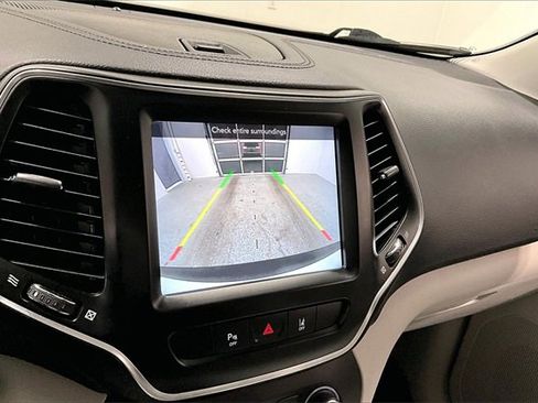 Used 2021 Jeep Cherokee Latitude Lux w/ Sun & Sound Group image 14