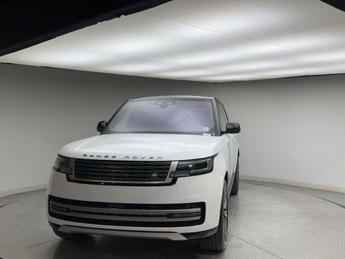 Used 2023 Land Rover Range Rover SE image 7