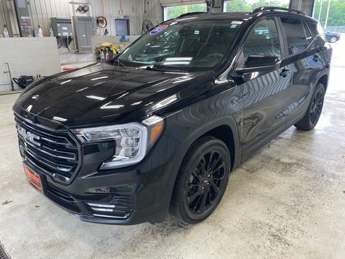 Used 2023 GMC Terrain SLE w/ Driver Convenience Package AWD/4WD image 8