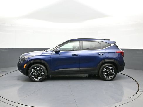 Certified 2025 Kia Seltos EX AWD/4WD image 9